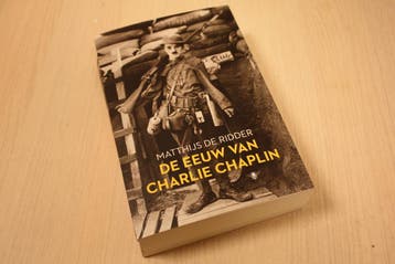 9789023498582 . Titel:  De eeuw van Charlie Chaplin, Boeken, Nieuw