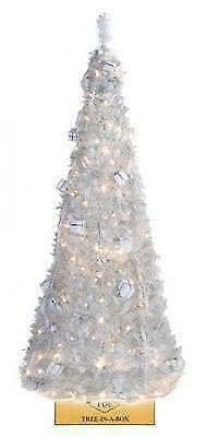 Tree-in-a-box WIT met DECO in WIT en ZILVER 1,80 cm. hoog, Diversen, Kerst, Ophalen of Verzenden, Nieuw