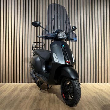Vespa Sprint 50 RST 2026 | Mat Zwart | €500 voordeel | Nieuw, Fietsen en Brommers, Overige modellen, Maximaal 45 km/u, Nieuw, Ophalen of Verzenden
