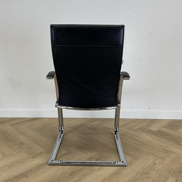 ahrend 350 Design vergaderstoel met hoge rug en slede frame,, Ophalen of Verzenden, Gebruikt, Leer, Eén