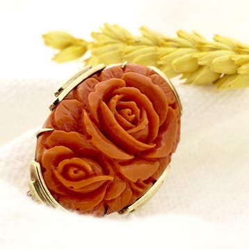 Gouden broche met camee; bloedkoraal, Sieraden, Tassen en Uiterlijk, Broches, Gebruikt, Ophalen of Verzenden, Met edelsteen, Goud