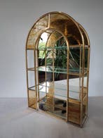 Petite vitrine murale artisanale en verre et laiton – Style
