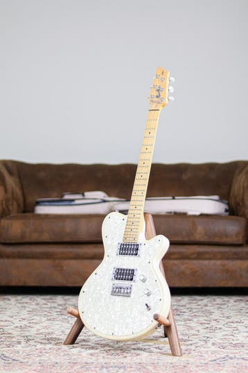 Godin Radiator 2000 | White Pearloid, Muziek en Instrumenten, Nieuw