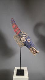 Houten masker en parels - Bamileke - Kameroen