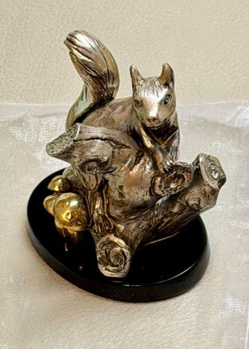 Romar - Beeldje - Highly Detailed SQUIRREL on Branch - 925