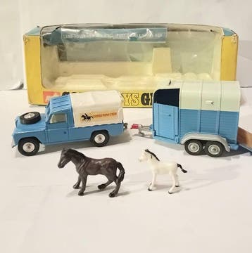 Corgi 1:43 - Modelauto (2) - Land Rover and Rises Horse, Nieuw
