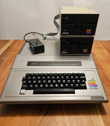 Apple ITT 2020 - licensed Apple II clone - working -, Nieuw