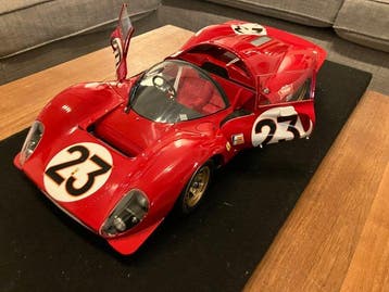 Altaya 1:8 - Model raceauto - Ferrari - 330 P4, Nieuw