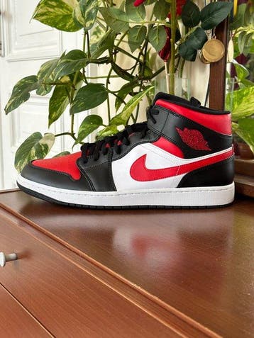 Nike - Air Jordan 1 Mid, NO RESERVE PRICE - Sneakers - Maat:, Nieuw