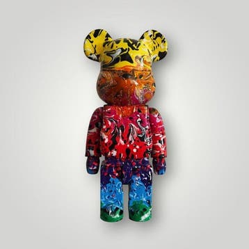 RED - sculptuur, Bear color - 28 cm - pvc - 2026