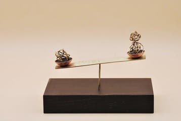 Luis Martinez - Conexiones I – Equilibrio