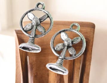 2 x Metalen bedel van een ventilator 3D, antiek zilverkle..., Ophalen of Verzenden, Nieuw, Bedel