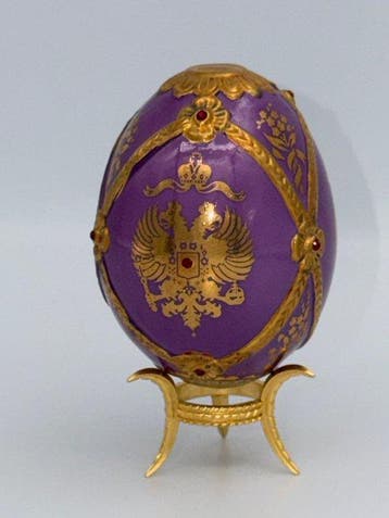 Fabergé ei - Verguld, Porselein