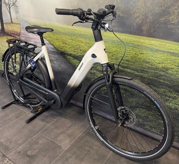 Giant AnyTour E+ 4 DEMO – Elektrische trekkingfiets / e-bike, Zo goed als nieuw, 59 cm of meer, 50 km per accu of meer, Giant
