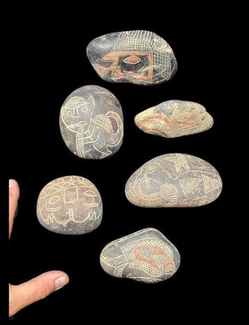 Original reproduction of 6 engraved Ica stones from a large