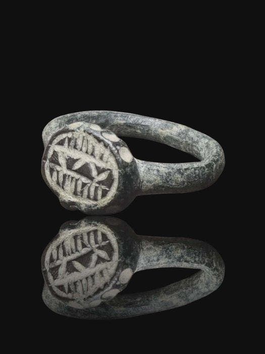 Oud-Romeins Bronze Stunning Military Seal Ring (Zonder, Antiek en Kunst, Antiek | Overige Antiek