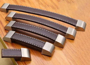 Set van 4 leren handgrepen (128 mm, donkerbruin, eindstuk m, Ophalen of Verzenden, Nieuw