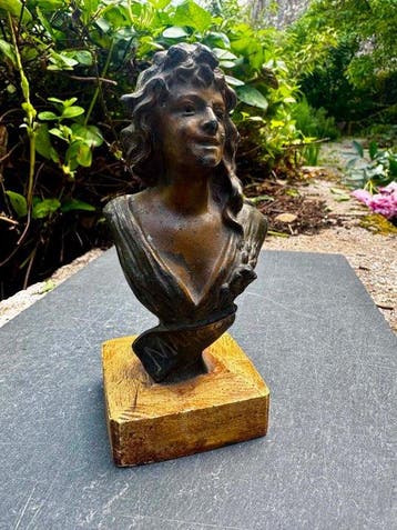 Jean Garnier (1853-1910) - Buste, Margot - 16 cm -