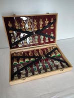 Jeu d’échecs sculpté à la main – Romains contre Gaulois – 34