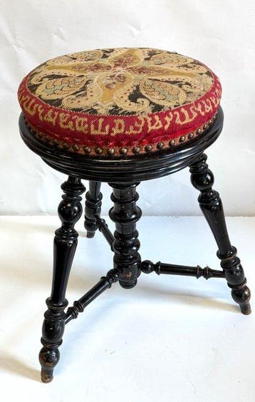 Kruk - Piano kruk uit de late 19e eeuw, „Petit Point”