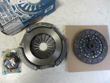 Koppelingset Nissan Sunny 1.7D N13 B12 Y10 01/1986 - 03/2000, Ophalen of Verzenden, Nieuw, Oldtimer onderdelen