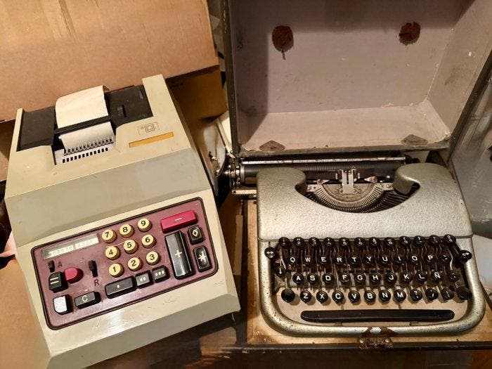 Patria Standard / Olivetti Multisumma 20 - Typemachine -, Antiek en Kunst, Kunst | Designobjecten