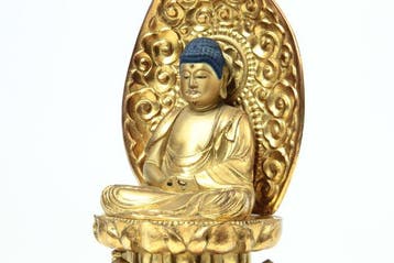 Shaka Nyorai (Shakyamuni Buddha) Seated Statue with Lotus