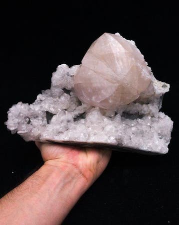 (museumformaat) manganoan calciet op calcietplaat - Hoogte:, Verzamelen