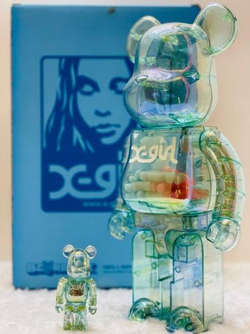 Medicom Toy - BE@RBRICK X-girl Clear Green Ver. 100% & 400%, Antiek en Kunst, Kunst | Designobjecten