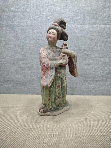 Oud Chinees, Tang-dynastie Keramiek (Beschilderd aardewerk