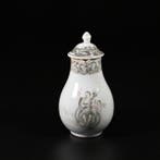 Melkkan - Rare pot à lait à décor en grisaille de Vénus et