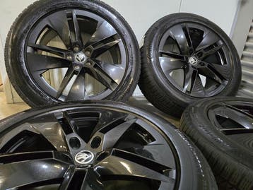 Skoda Enyac VW ID4,5, 7, Buzz Audi Q4 19 inch winterbanden, 19 inch, Banden en Velgen, Nieuw, 235 mm