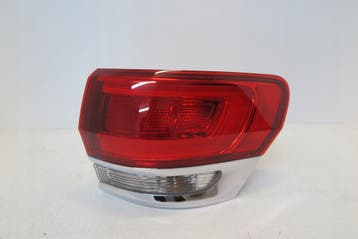 jeep grand cherokee wk2 lift europa achterlicht rechts, Verzenden, Gebruikt