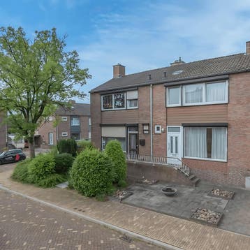 Huis in Landgraaf gevonden voor €1395,- pm, Landgraaf