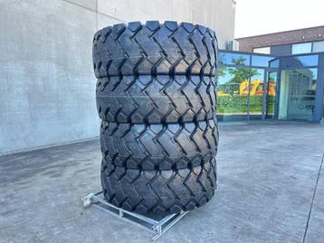 Veiling: Banden wiellader Nieuw, Ophalen, Wiellader of Shovel