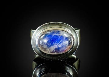 regenboog maansteen cabochon gezet in ring van 925 sterling, Verzamelen