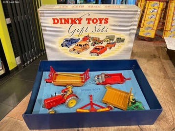Dinky Toys 1:43 - Modelauto (6) - Ensemble agricole Massey, Nieuw