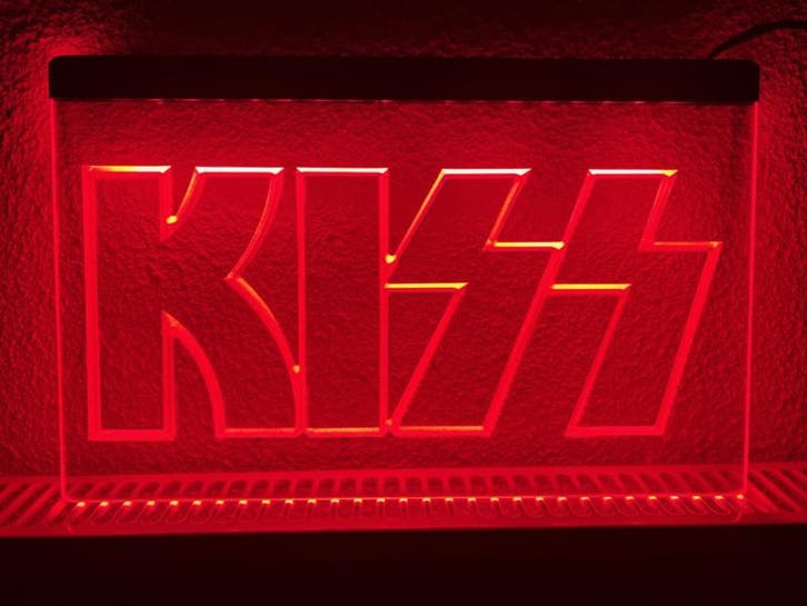 KISS neon bord lamp LED verlichting reclame lichtbak, Verzamelen, Merken en Reclamevoorwerpen, Nieuw, Verzenden
