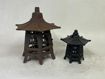 Lantaarn (2) - Gietijzer - japanse pagode lantaarns