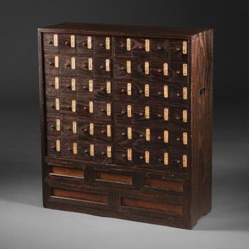 Apothekerskast  (kusuri’dansu) met originele inhoud - Kiri