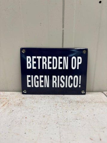 Emaille Waarschuwingsbord – Betreden op Eigen Risico -