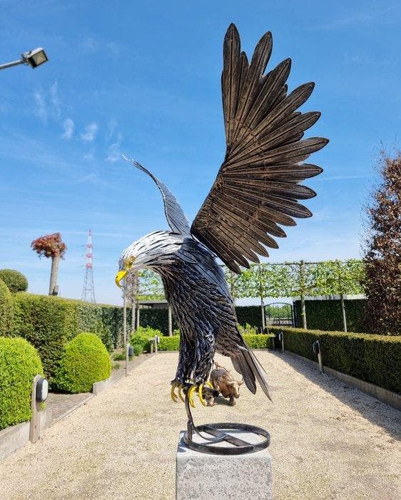 Beeldje - Flying Eagle - metal, Antiek en Kunst, Kunst | Designobjecten