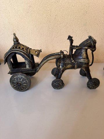 Zeldzaam en imposant Tempelwagen met Paard en Ridder (Rath)