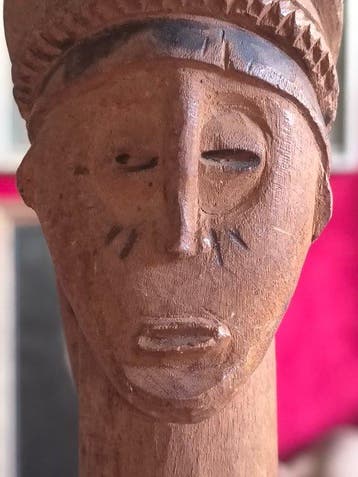 Antieke Afrikaanse houten sculptuur / hoofdplastiek,