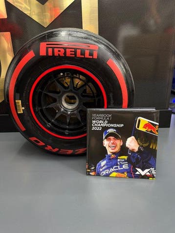 Wiel compleet met band - Pirelli - Tire complete on wheel, Verzamelen, Nieuw