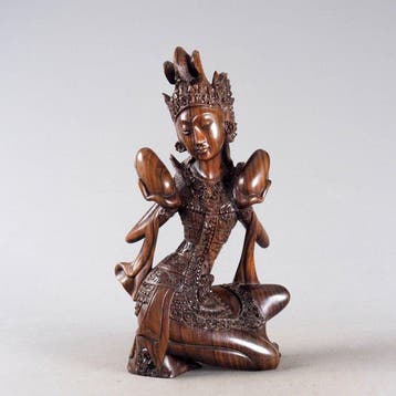 houtsnijwerk beeld Dewi Winata - Bali Indonesië (Zonder