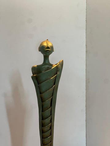 Beeld, Decorarief handgemaakte beeld op steen - 0 cm - Klei