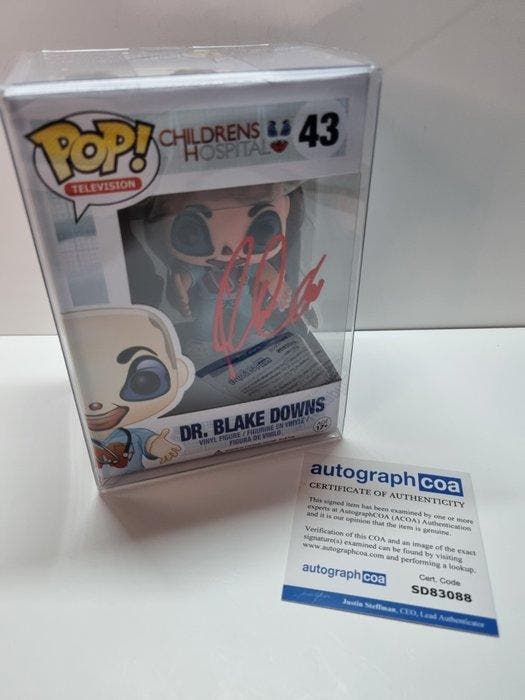 Funko - Funko Pop Signed by Rob Corddry #43 Dr. Blake Downs, Antiek en Kunst, Antiek | Speelgoed