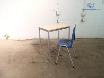 Bijzettafeltje 75x75 cm – lichtroze blad, zilvergrijs frame, Verzenden, Gebruikt