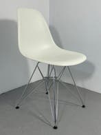 Vitra - Charles & Ray Eames - Stoel - DSR - Plastic, Staal,